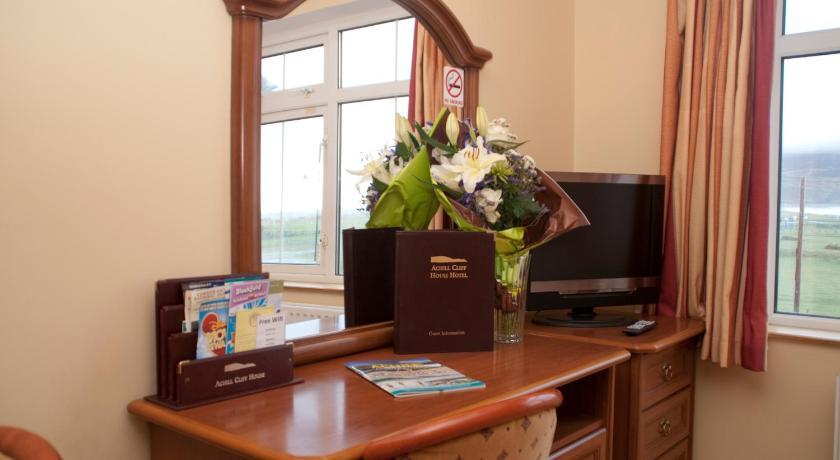 Achill Cliff House Hotel & Restaurant كيل المظهر الخارجي الصورة